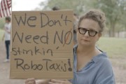 鹰潭特斯拉在得州奥斯汀遭遇抗议活动：反对马斯克Robotaxi计划